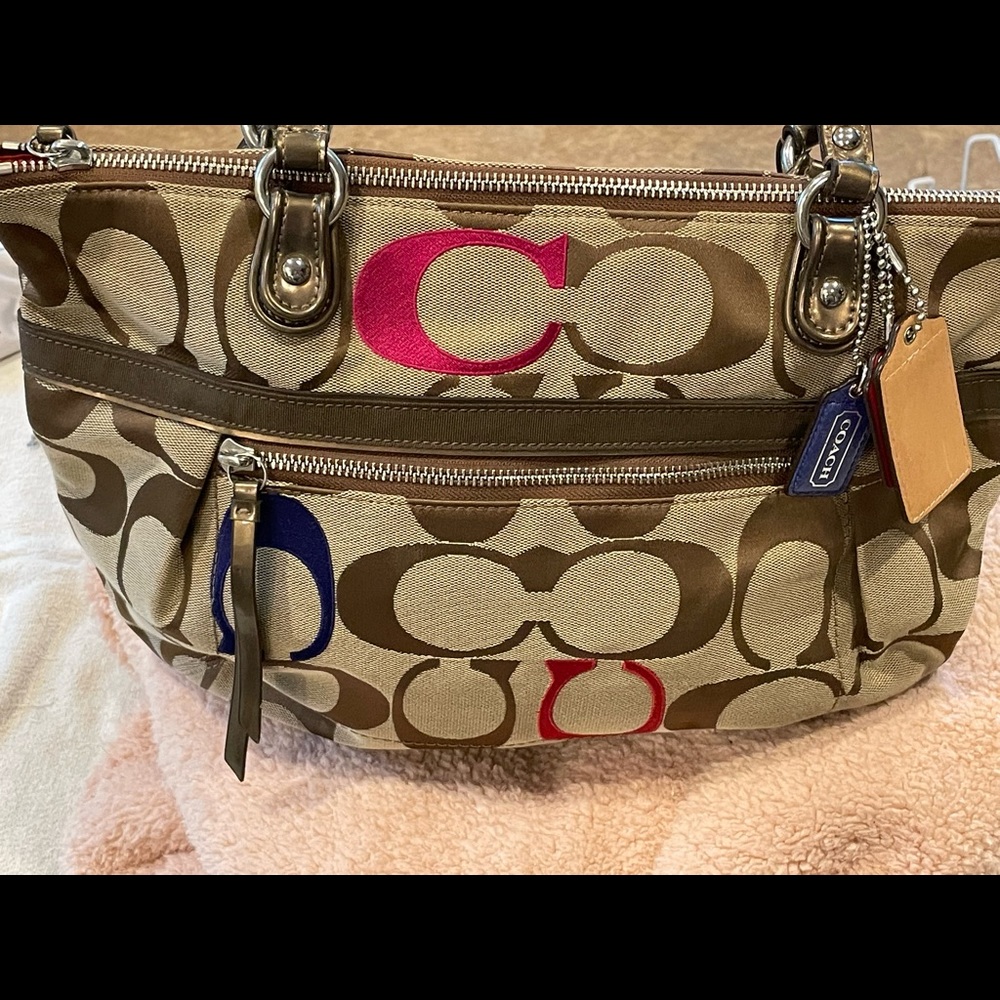 Coach shoulder bag in excellent condition